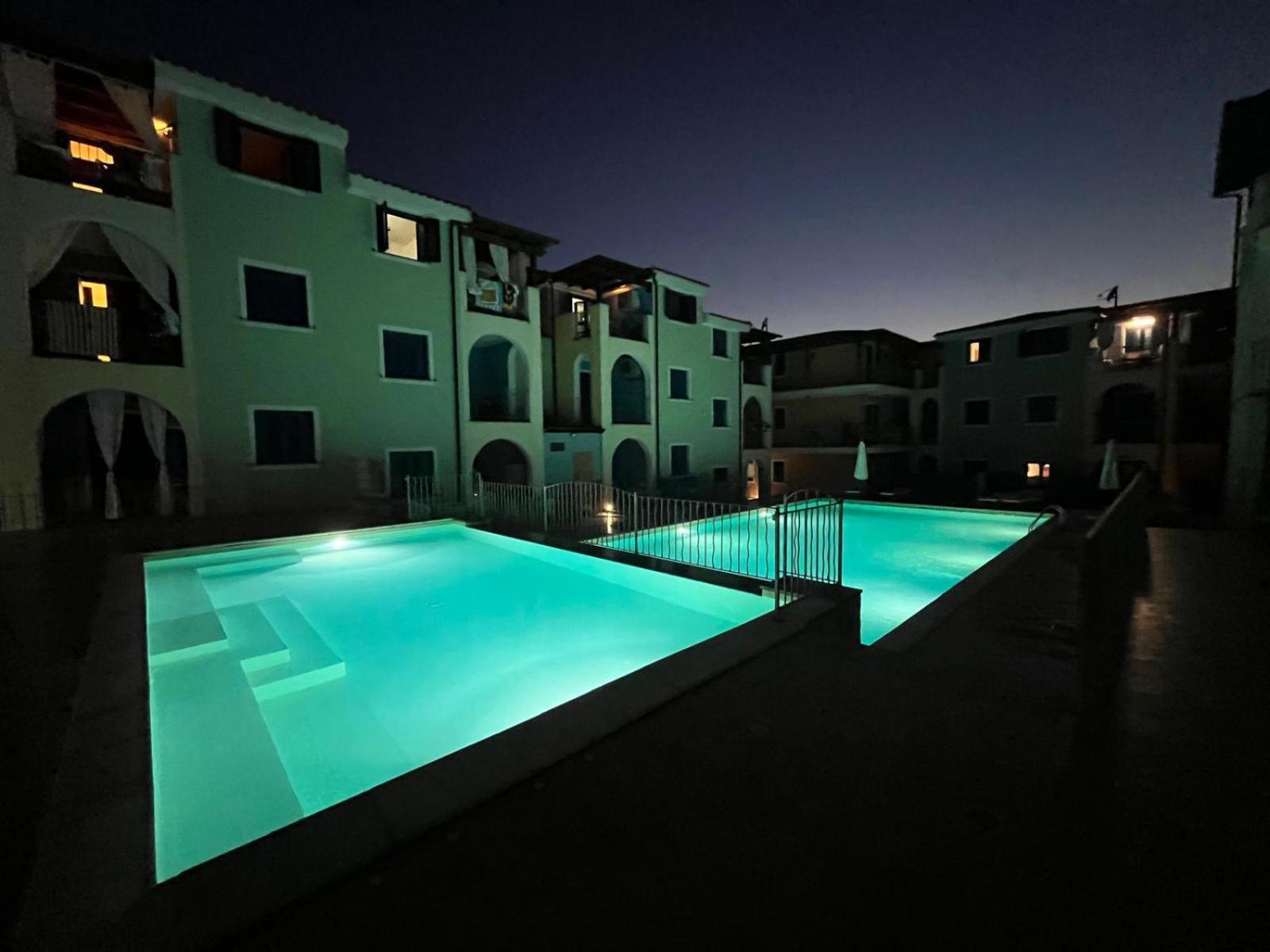 Appartamento Con Piscina Valledoria  Extérieur photo