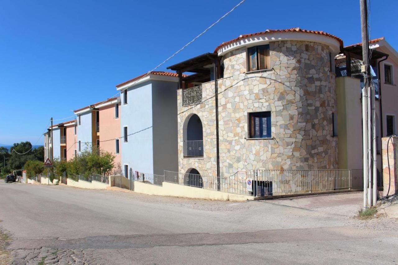 Appartamento Con Piscina Valledoria  Extérieur photo